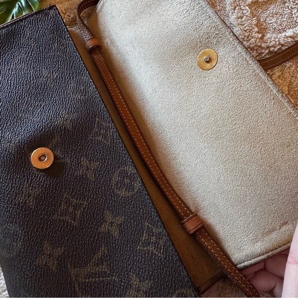 Louis Vuitton Twin GM Monogram Crossbody Vintage Long Flap Pochette Authentic - Picture 9 of 16